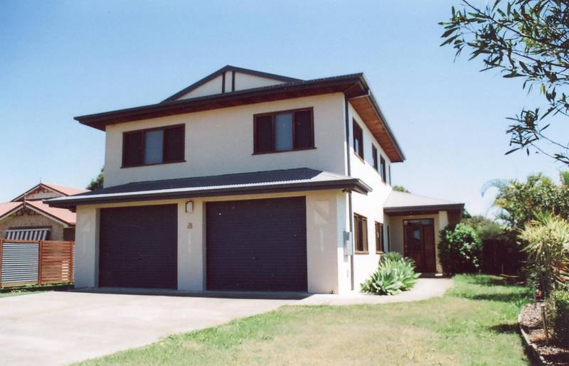 MODERN RIVERFRONT LIVING Picture 1