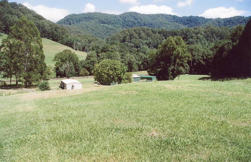 THE ACRES WITH EVERYTHING Picture 1