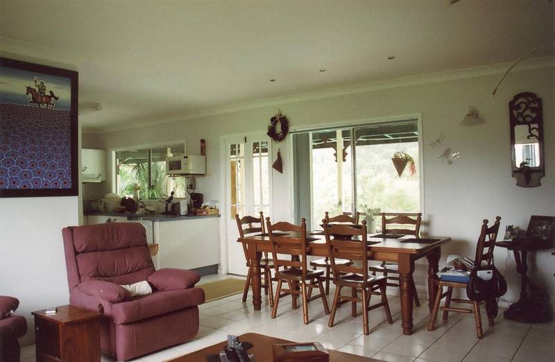 THE ACRES WITH EVERYTHING Picture 3