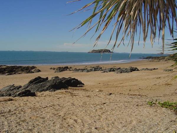 Absolute Beachfront Paradise Picture 1