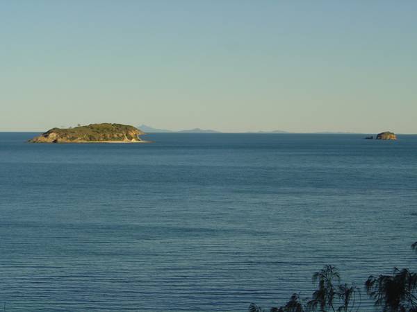 Absolute Beachfront Paradise Picture 3