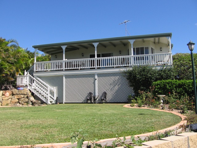 Walk To Beach And Town Centre - It's All About Location Picture 1