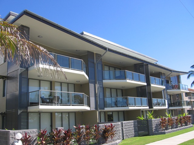 Beaches Top Floor Apartment Picture 2