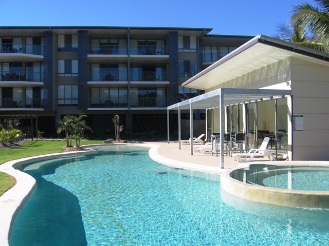 Beaches Top Floor Apartment Picture 1