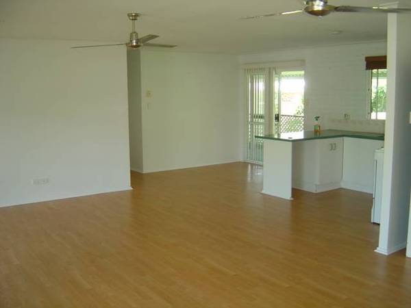 Comfortable Lowset Brick Picture 3