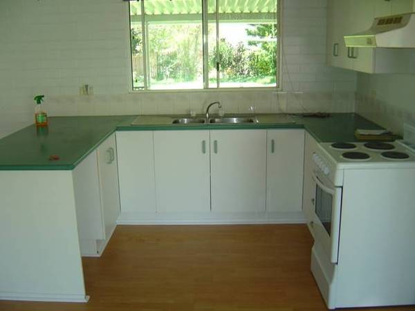 Comfortable Lowset Brick Picture 2