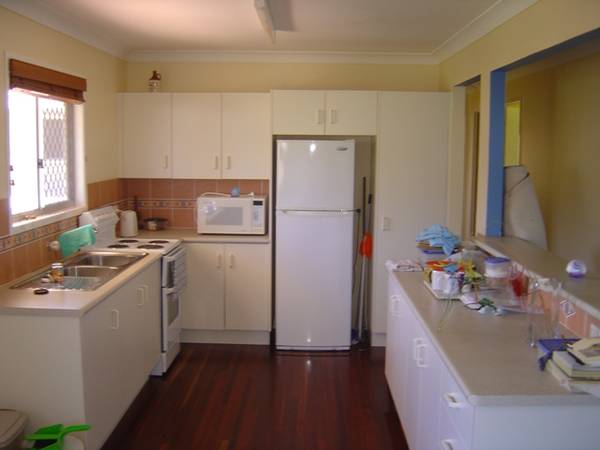 Beachfront Magic - Walk to Village Picture 3