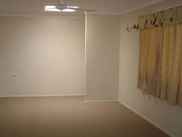 Huge Block - Handy Location Picture 3