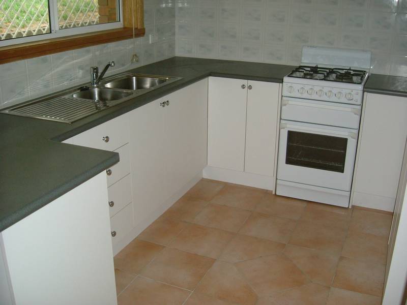 Close to Shopping Centre Picture 2