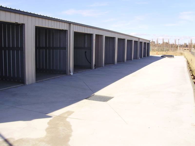 STORAGE SHEDS Picture 2