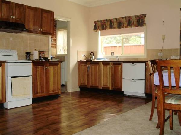 PRESENTATION AND LOCATION Picture