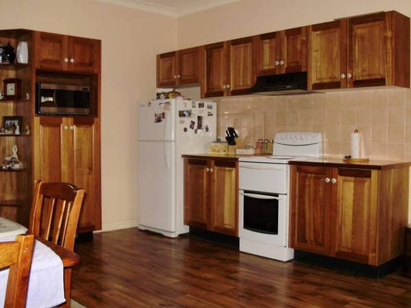 PRESENTATION AND LOCATION Picture