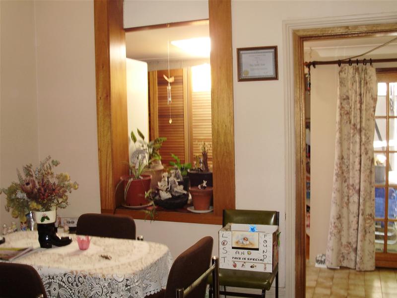 CHARMING AND CENTRAL Picture 2