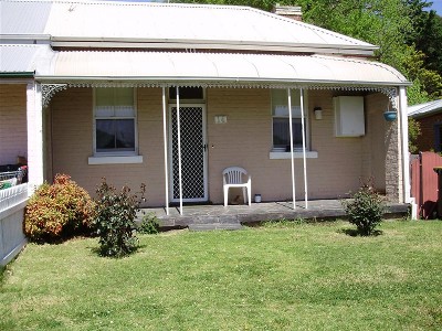 CHARMING AND CENTRAL Picture