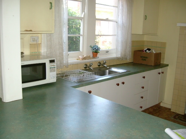 4 Bedrooms close to CBD Picture 2