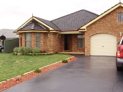 Look No Further Picture Look No Further Picture