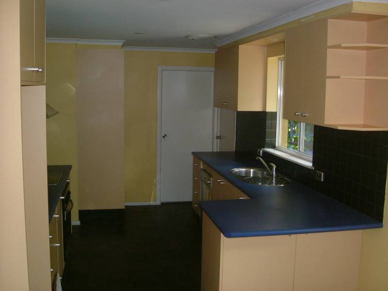 Close to Shopping Centre Picture