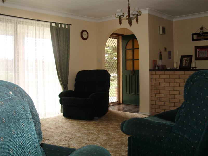 COZY HOME ON ACREAGE - REDUCED Picture 2