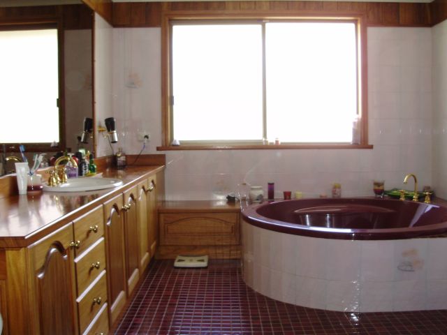 QUIET AREA OF SOUTH BATHURST Picture 2