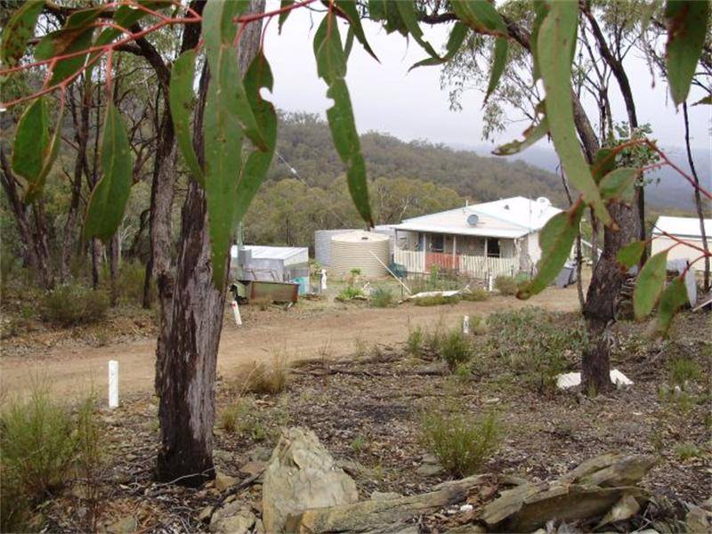 CHRISTAL
LODGE Picture 2