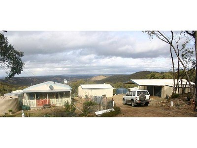 CHRISTAL
LODGE Picture