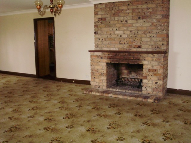 TWO HOUSES AT THE LAGOON Picture 3