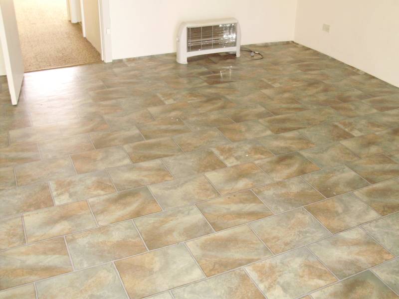 CLOSE TO C.B.D. Picture 2