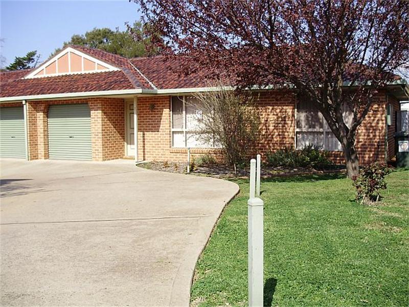 WALK TO TOWN Picture 1