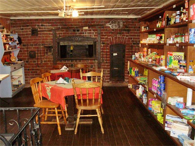 VILLAGE LIFE AT ITS BEST Picture 2