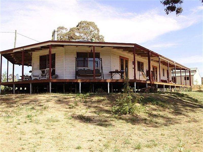 VILLAGE LIFE ON FIVE ACRES Picture 2