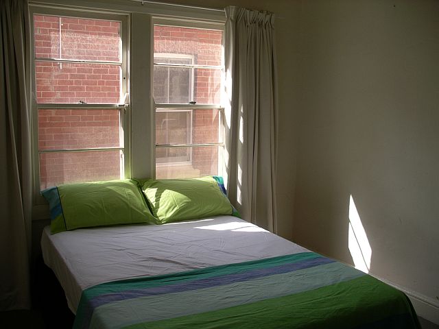 5 BEDROOM, 3 BATHROOMS ACCOMMODATION CLOSE TO CBD AND TO UNI Picture 3