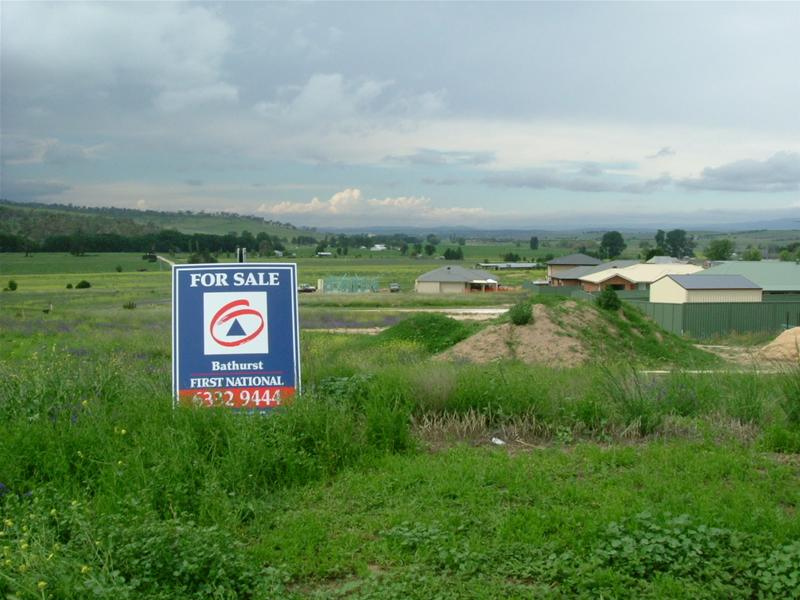 PERTHVILLE HEIGHTS - BEAUTIFUL VIEWS Picture 2