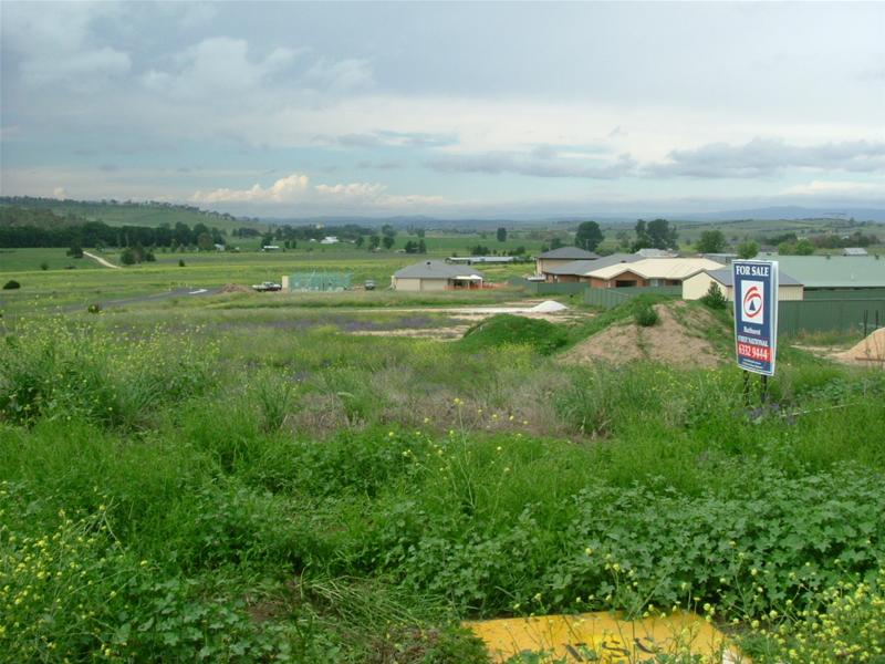 PERTHVILLE HEIGHTS - BEAUTIFUL VIEWS Picture 3