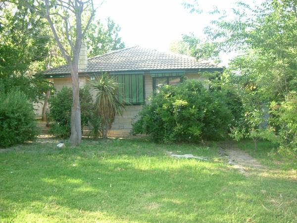 4 BEDDER UNDER $200K. WHAT A BUY !!!! Picture 2
