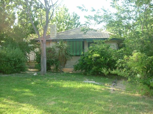 4 BEDDER UNDER $200K. WHAT A BUY !!!! Picture 1