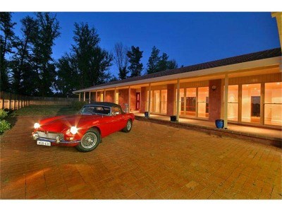 THE ELEGANCE OF WOOLSTONE HOUSE Picture