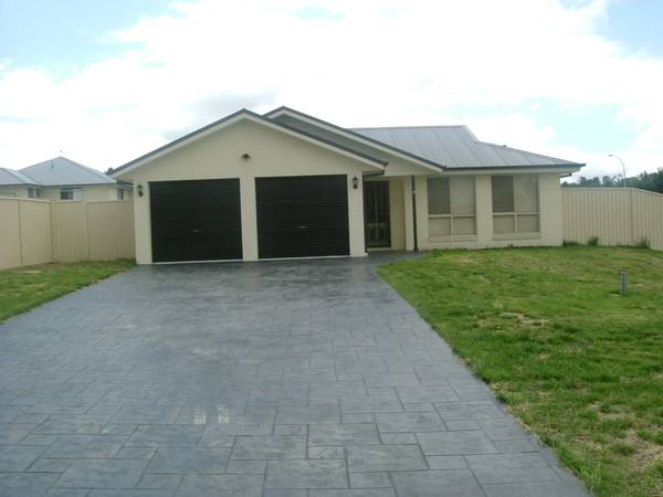 DRAMATICALLY REDUCED ! TIME TO BUY ! Picture 1