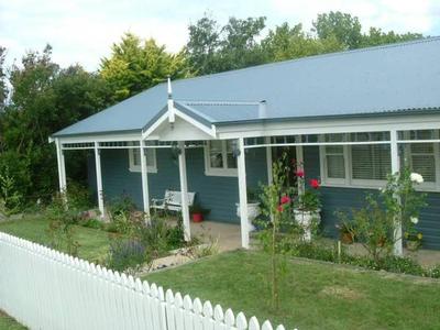 Neat Cottage Picture