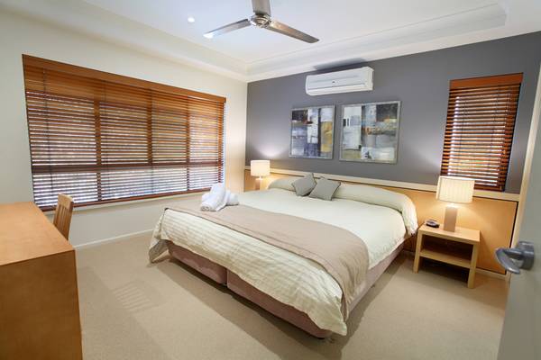 EXCLUSIVE RESORT-STYLE NOOSA LIVING Picture 1