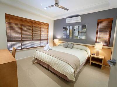 EXCLUSIVE RESORT-STYLE NOOSA LIVING Picture