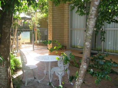 Ideal Apartment Living within a Tropical Resort walking distance to Hastings Street Picture