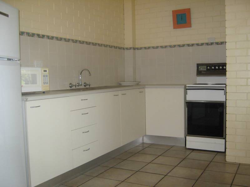 Ideal Apartment Living within a Tropical Resort walking distance to Hastings Street Picture 3