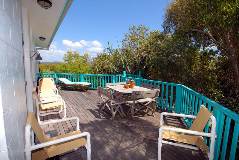 CHARMING BEACH HOUSE WITH OCEAN VIEWS Picture 2