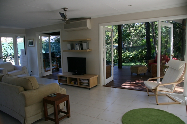 Relax on your private deck to the sound of the ocean Picture 3