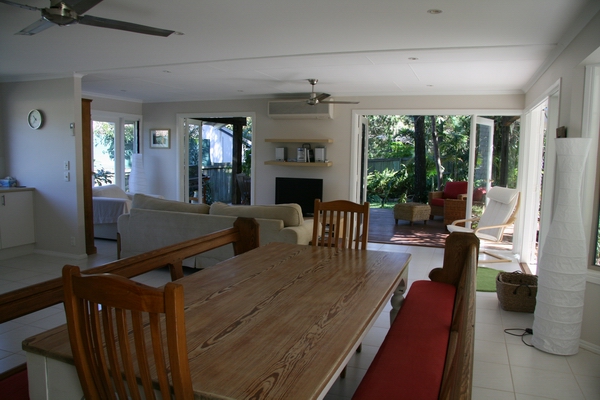 Relax on your private deck to the sound of the ocean Picture 2