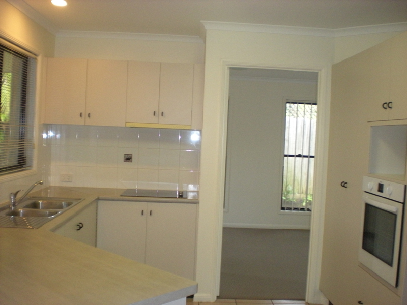 FIRST WEEK RENT FREE Picture 2