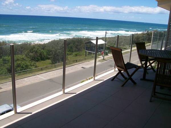 HOLIDAY RENTAL Picture 3