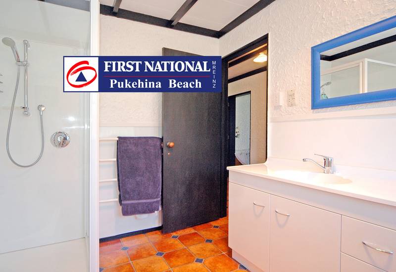 EXPANSIVE ESTUARY VIEWS Picture 3