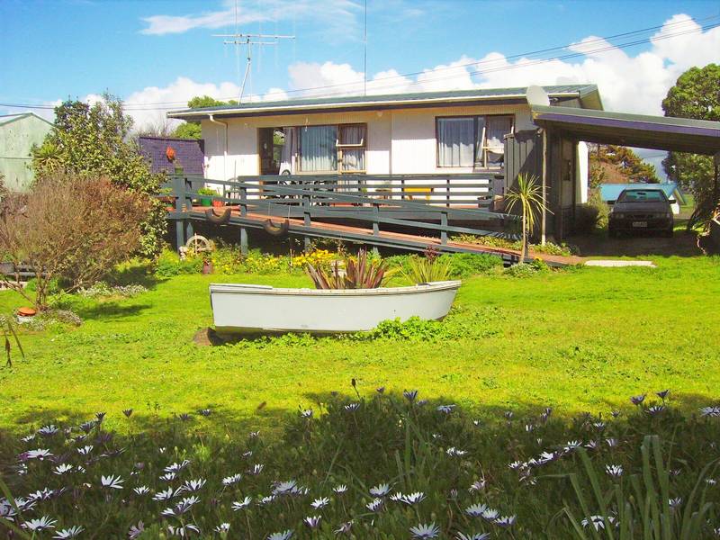 POTENTIAL PLUS AT THE BEACH - PRICE REDUCED Picture 1