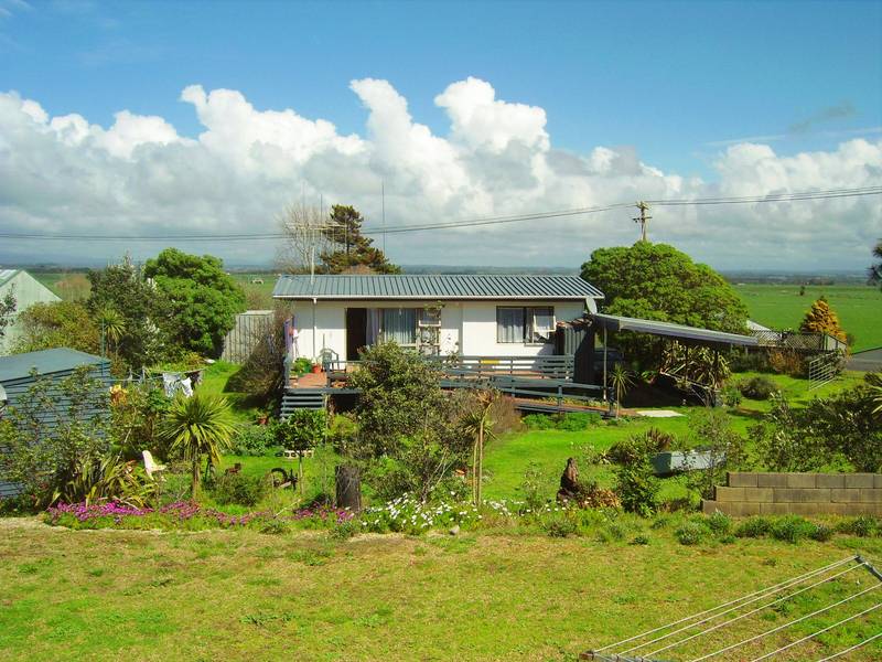 POTENTIAL PLUS AT THE BEACH - PRICE REDUCED Picture 3